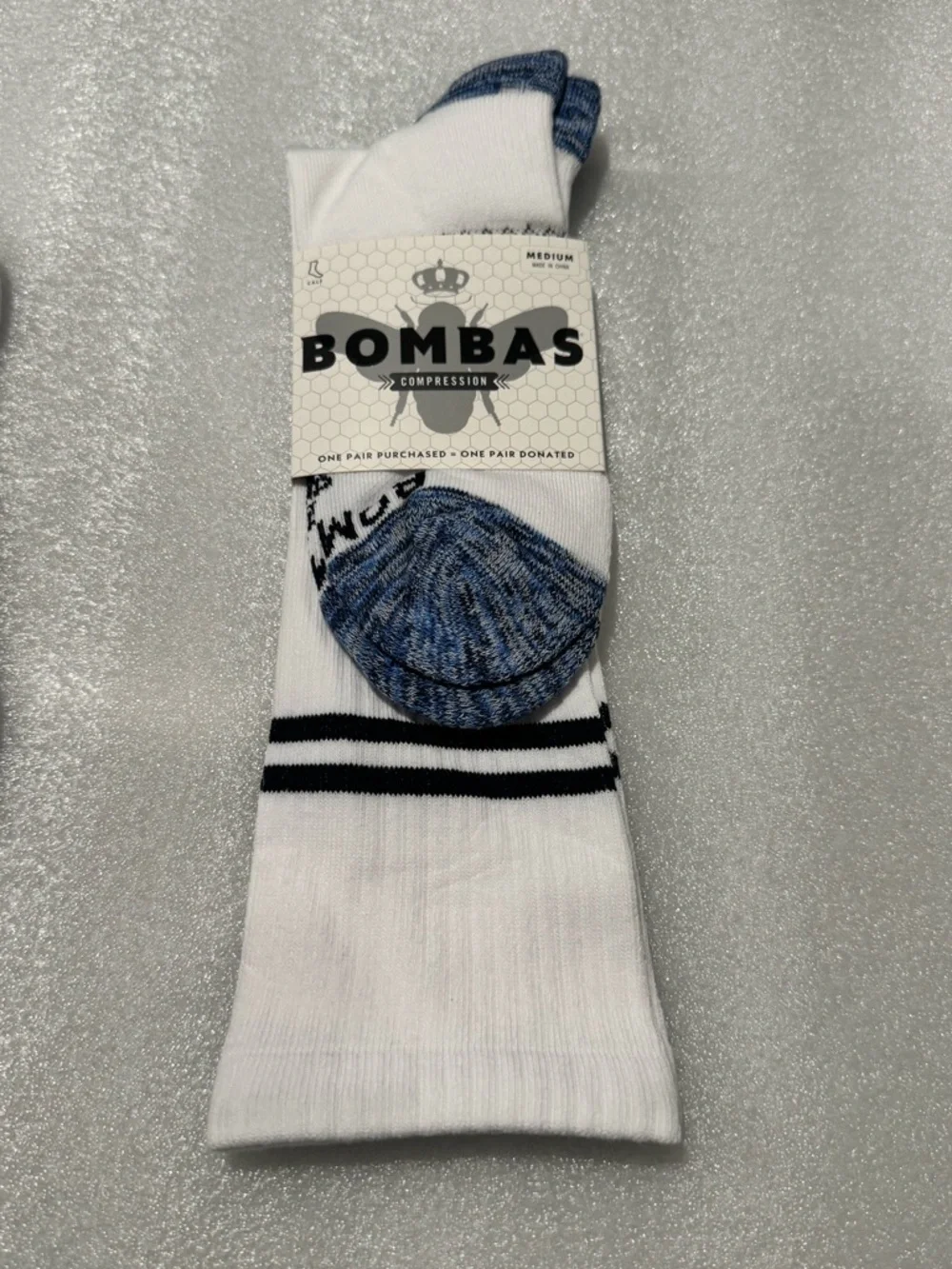 Bombas NWT Unisex 1 Pair Compression & 1 Pair White Ankle SZ: Medium